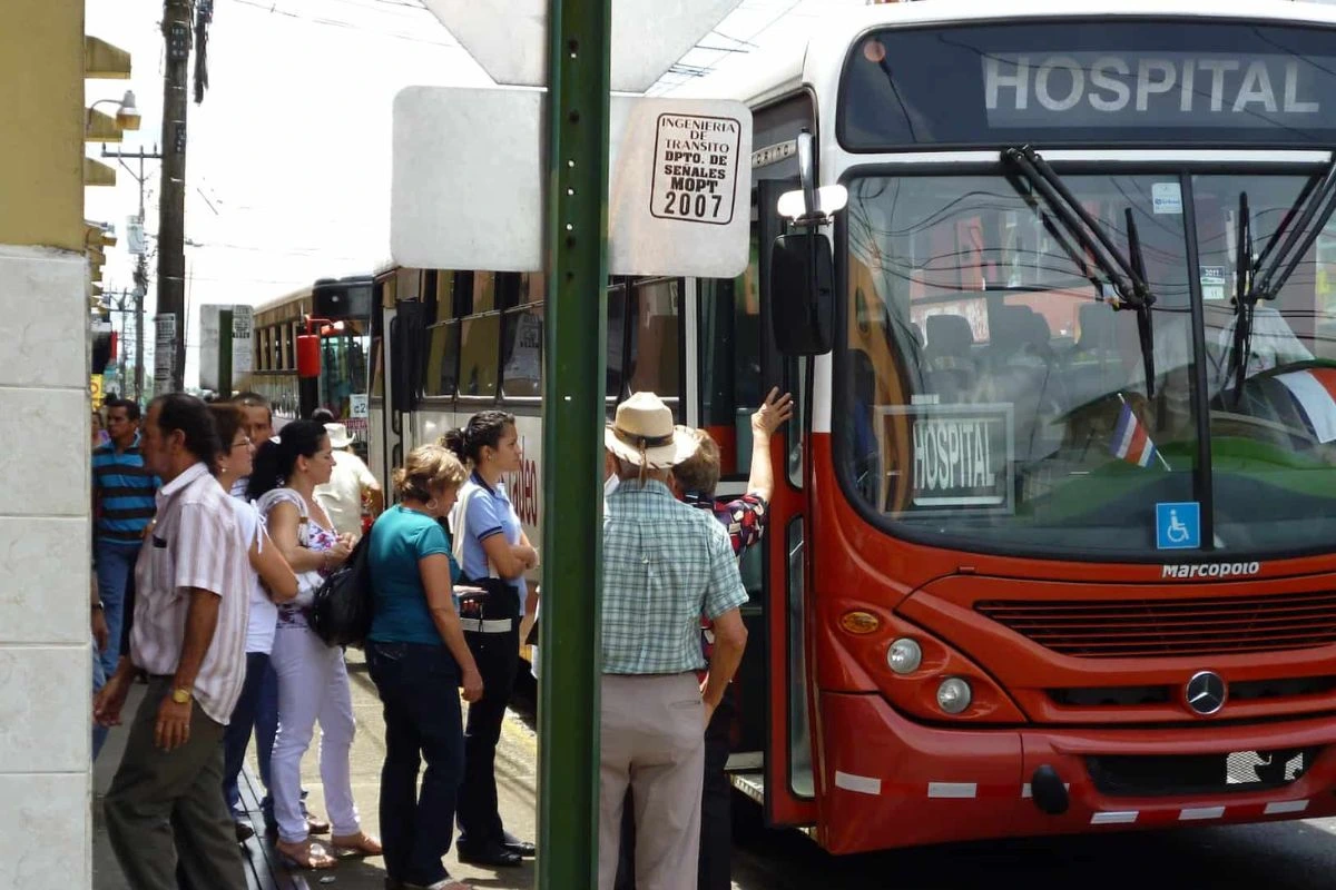 Is Costa Ricas public transportation safe