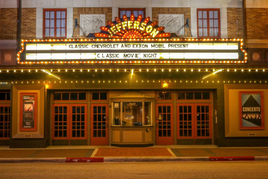 Jefferson Theater in Beaumont 