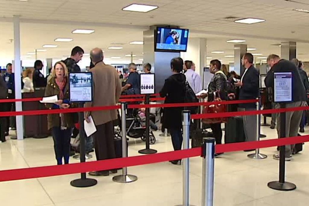 Can Passengers Transfer Between Alaska Airline Terminal at LAX Airport