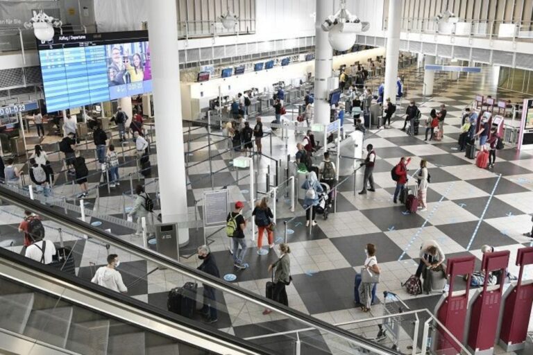 What Terminal Is JetBlue At LGA? LaGuardia Airport